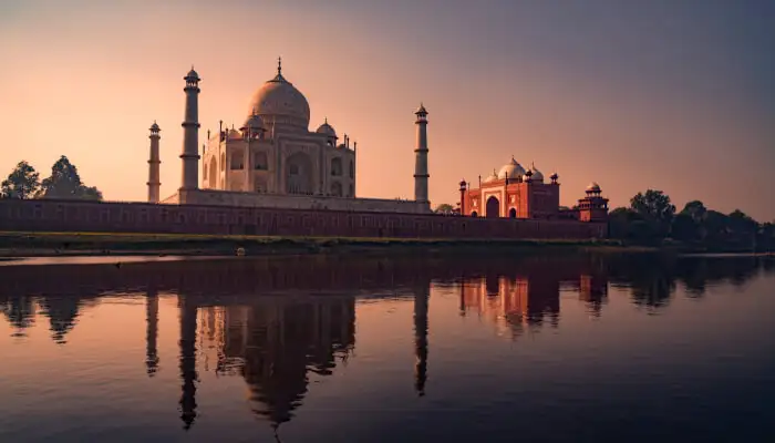The Taj Mahal Tourist Places in India