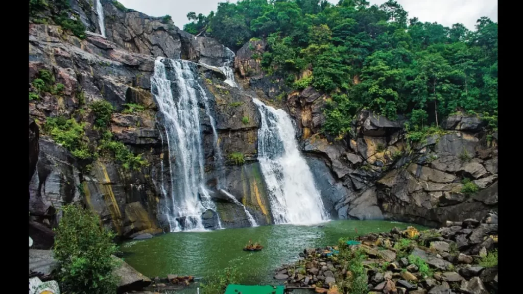 Hundru Falls Best Private Places For Couples In Ranchi