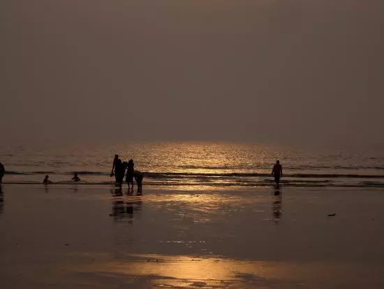 Dandi Beach Place to Visit in Surat with Friends