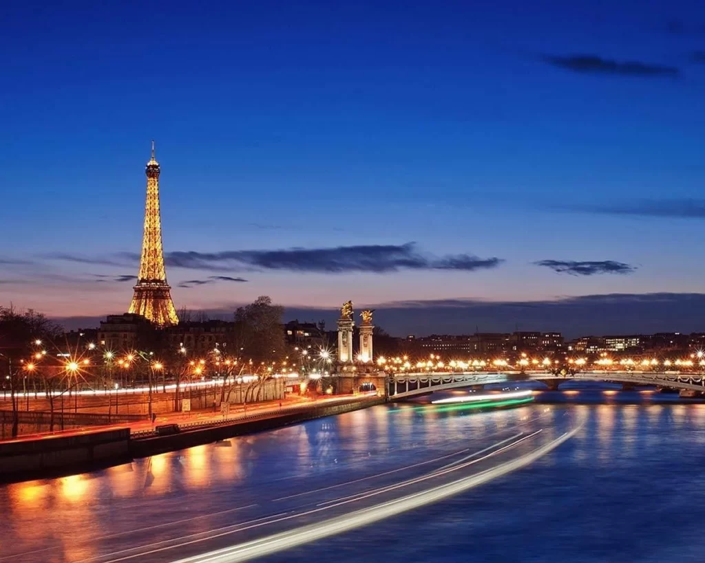 Seine River Places to Visit in Paris