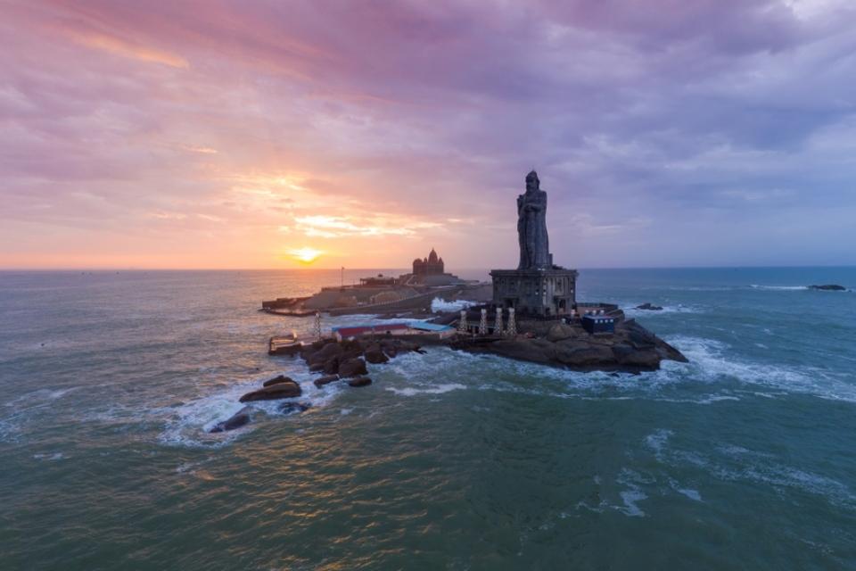Thiruvalluvar Statue Kanyakumari Best Tourist Place