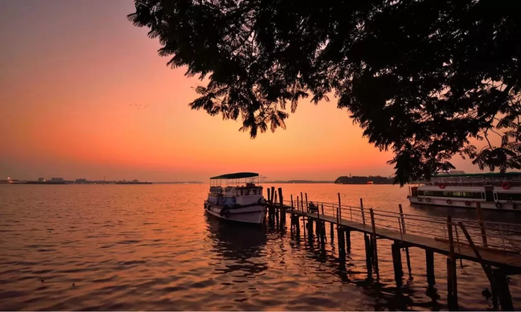 Vembanad Lake Best Tourist Places In Kottayam