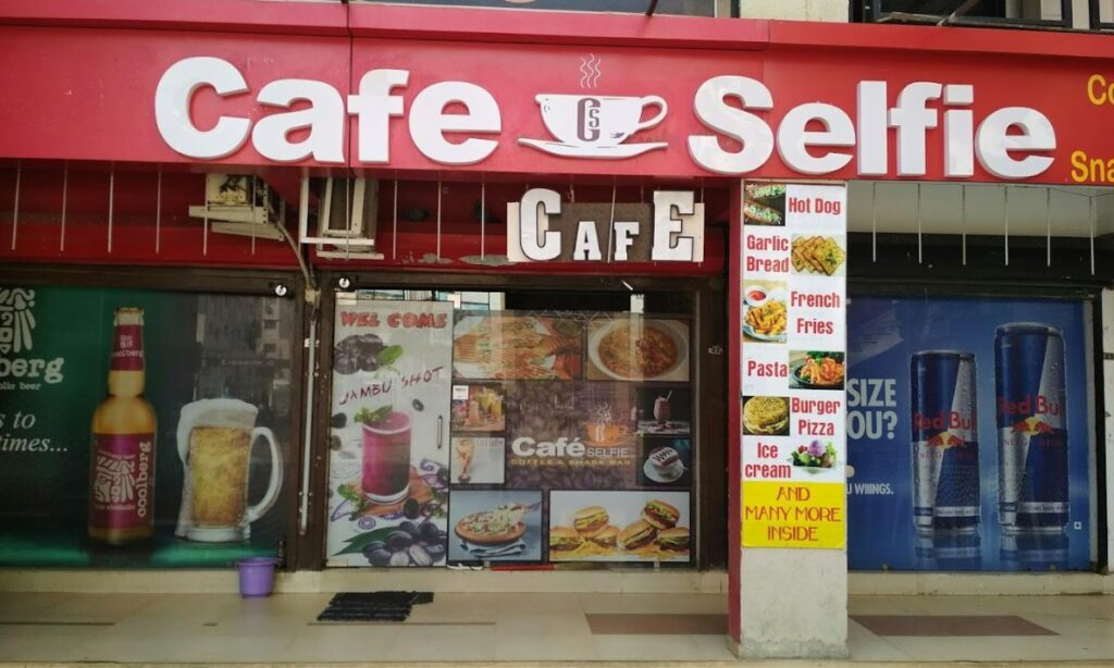 CAFE SELFIE In Nikol