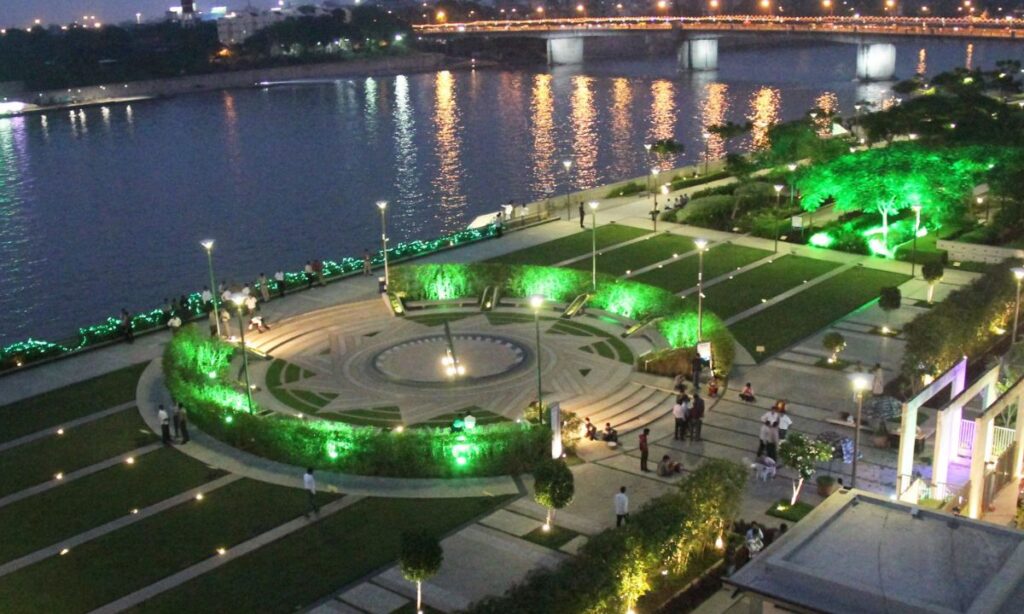 Sabarmati Riverfront Best Places for Couple in Ahmedabad