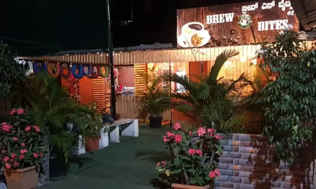 Brews & Bites Cafe in Hazratganj