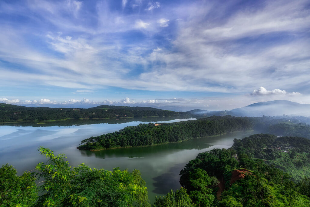 Visit scenic Umiam Lake, one of the best spots in Shillong in 3 days and admire its beauty. Formed after the construction of the dam, the lake is surrounded by the lush green eastern Khasi hills that offer the most spectacular views of Shillong