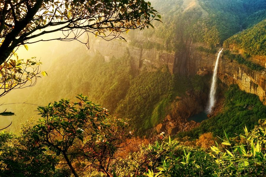 At 115 feet tall, the Nohkalikai Falls are known as the tallest waterfalls in India and one of the most beautiful spots in Meghalaya. 