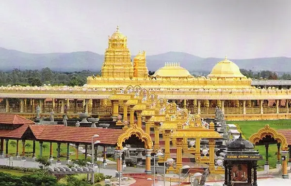 Also known as the walled city, Vellore is located on the banks of the Palar River in the northeast of Tamil Nadu. The city was ruled by various kingdoms and monarchies such as Pallava, Chola, Carnatic kingdom and the British.