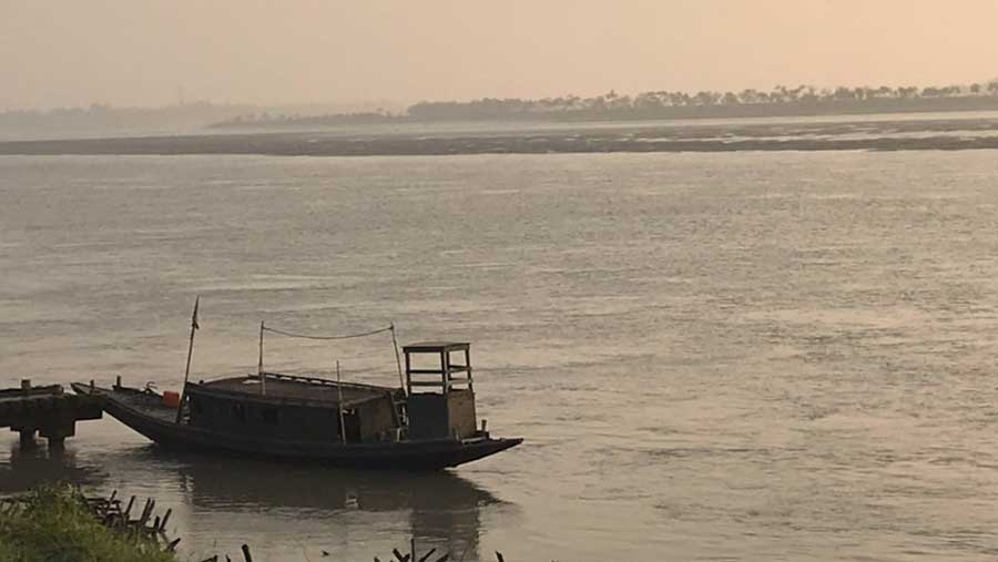 The Ichamati River is the main attraction in Taki West Bengal. Boating on the Ichamati River is an experience not to be missed. The border between India and Bangladesh passes between this river at Taki.
