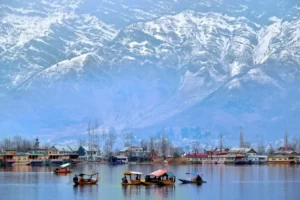 Dal Lake Srinagar Tourist Places