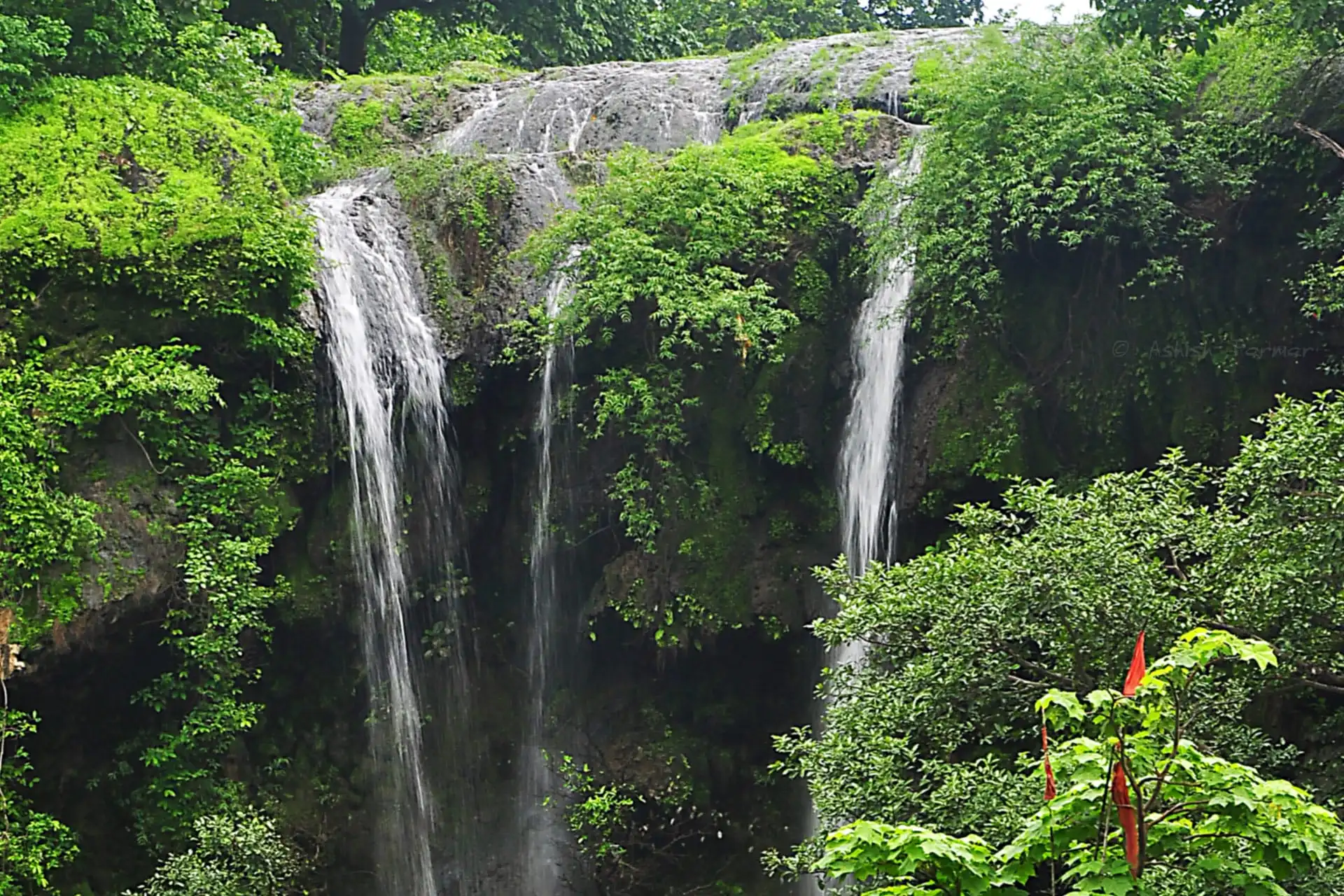 Hathni Mata Waterfalls, Picnic Places Near Vadodara