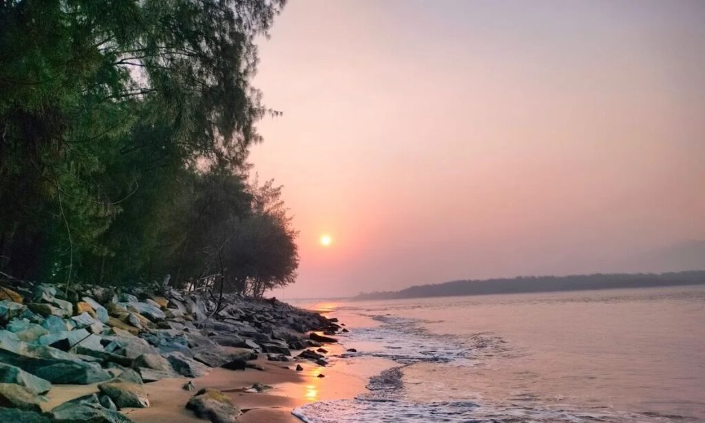 Devbagh Beach: Where River Meets Sea